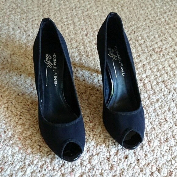 DONALD J PLINER FATIMA BLACK PEEP TOE HEELS -SIZE 7M - Picture 3 of 10